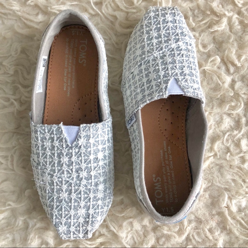 SOLD 〰️ Silver Lace Glimmer Classic - Picture 2 of 7